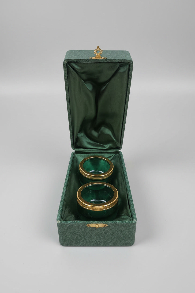 Paire de salerons vintage en verre vert et métal doré dans leur coffret d’origine