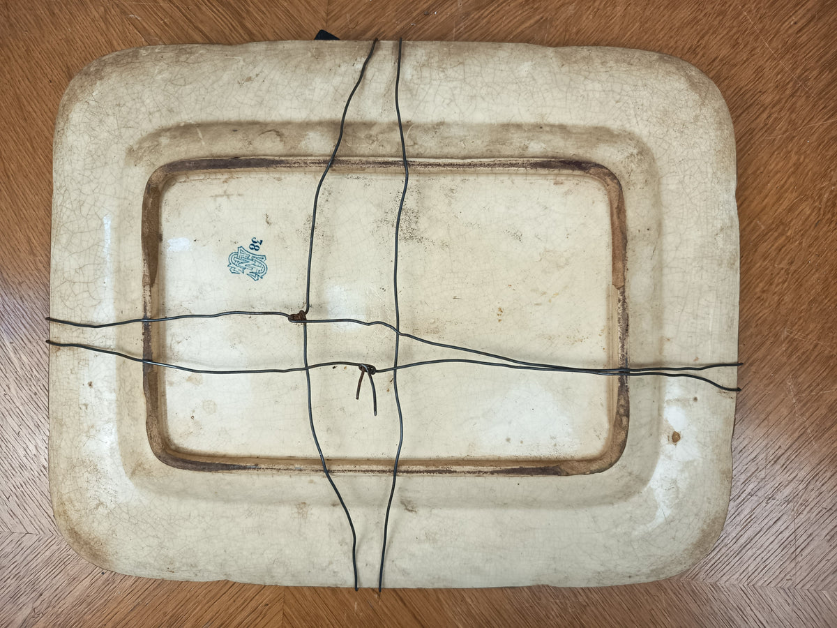 Plat ancien Gien pour Sarah Bernhardt – Monogramme SB et devise « Quand Même »