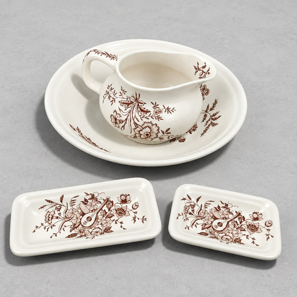 Ensemble de toilette ancien Longchamp en Terre de Fer composé de quatre pièces