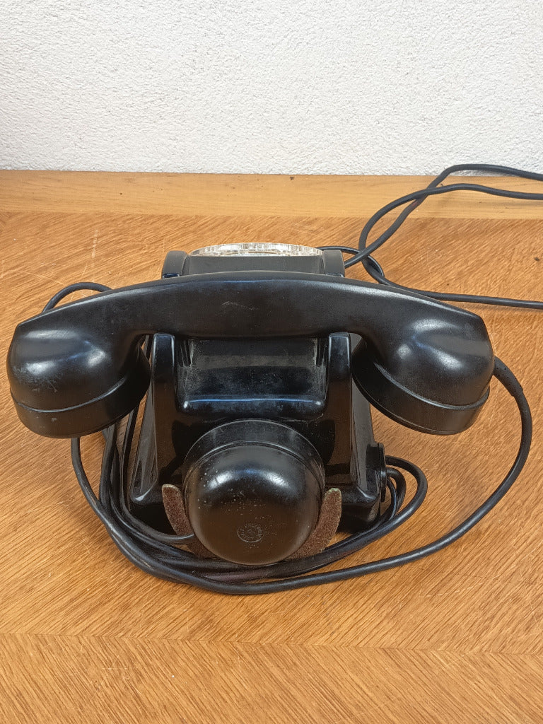 Téléphone ancien U43 PTT en bakélite noire avec cadran rotatif transparent et combiné