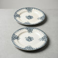 Deux assiettes anciennes en terre de fer décor Fontenoy bleu foncé, dont une marquée R & A Salins, diamètre 21,5 cm.