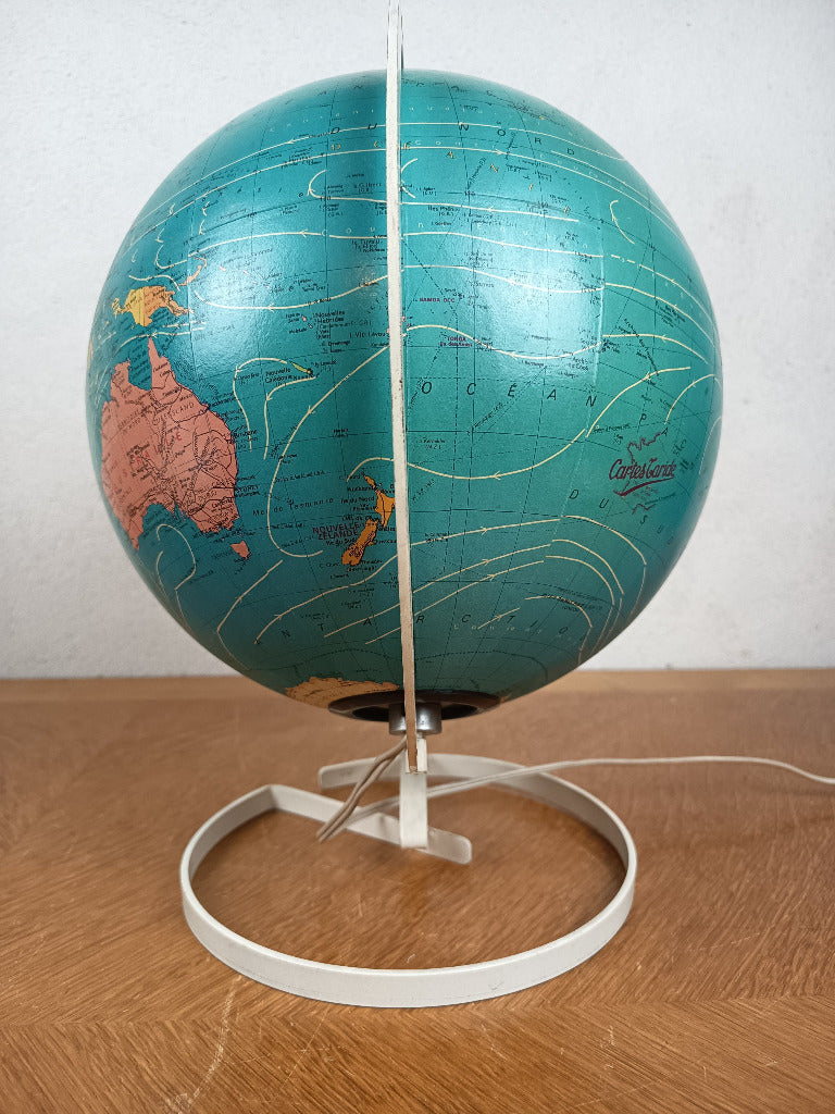 Globe terrestre lumineux Cartes Taride vintage allumé sur son support en métal blanc
